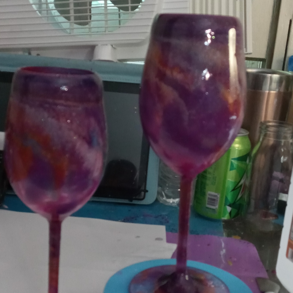 Win glasses plastic with Mica powder paint  splashed on